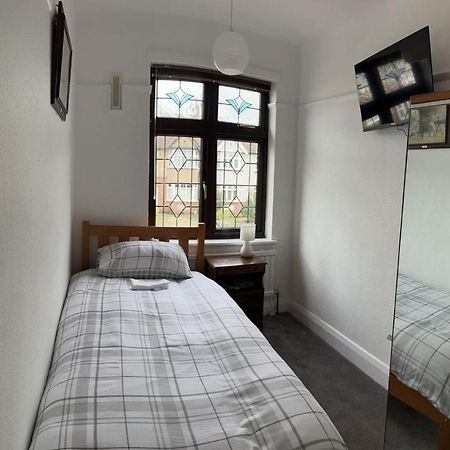 Amazing And Romantic O2 Arena 4 Bedrooms House Free Parking London Kültér fotó
