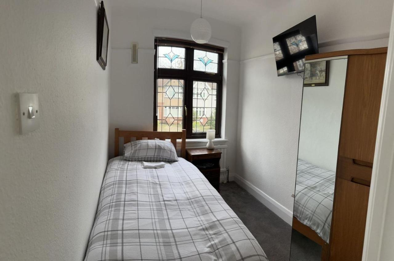 Amazing And Romantic O2 Arena 4 Bedrooms House Free Parking London Kültér fotó